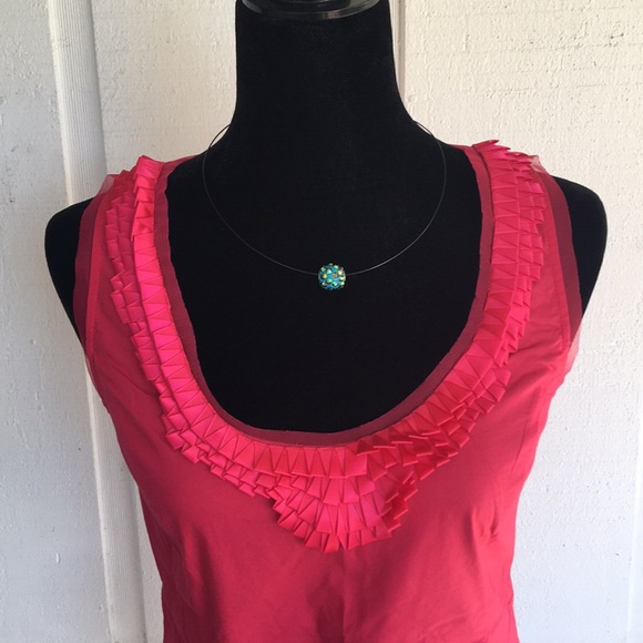 DONATED Express hot pink stretch sleeveless blouse - Picture 2 of 8